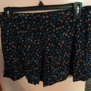 floral shorts